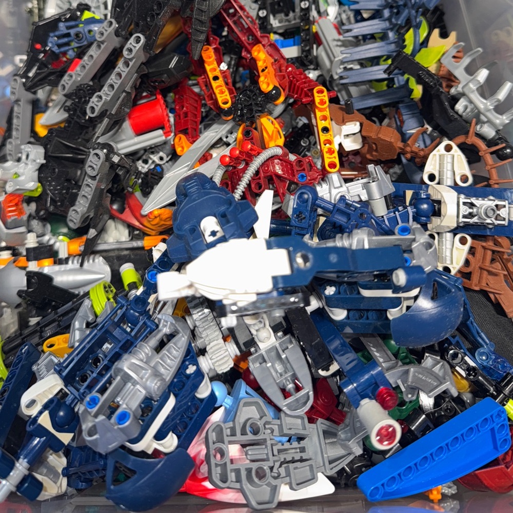 2lbs Genuine Lego Bionicle Bulk Parts, Pieces & Masks